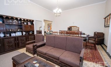 Casa de 3 dormitorios, pileta y cochera en Constituyentes