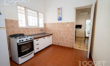 Casa de 3 dormitorios, pileta y cochera en Constituyentes