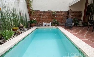Casa de 3 dormitorios, pileta y cochera en Constituyentes