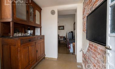 Casa de 3 dormitorios, pileta y cochera en Constituyentes
