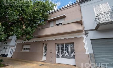 Casa de 3 dormitorios, pileta y cochera en Constituyentes