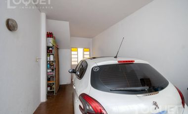 Casa de 3 dormitorios, pileta y cochera en Constituyentes