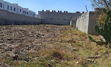 Se vende terreno en zona de desarrollos de buen nivel