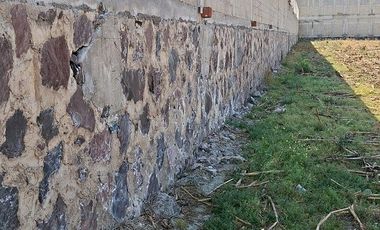 Se vende terreno en zona de desarrollos de buen nivel
