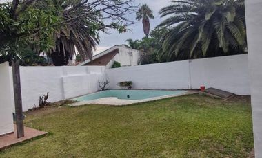 Casa en Alquiler Cerro de las Rosas 3 Dormitorios