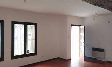 Casa en Alquiler Cerro de las Rosas 3 Dormitorios