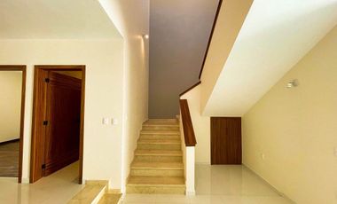 Casa en Venta en Novaterra, Zona Real, Zapopan