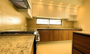 Casa en Venta en Novaterra, Zona Real, Zapopan