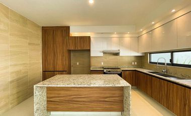 Casa en Venta en Novaterra, Zona Real, Zapopan