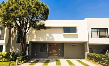 Casa en Venta en Novaterra, Zona Real, Zapopan