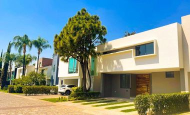 Casa en Venta en Novaterra, Zona Real, Zapopan