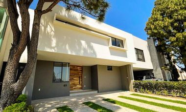 Casa en Venta en Novaterra, Zona Real, Zapopan