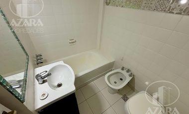 Departamento 2 ambientes, por escalera. A 2 cuadras de Estación de Tren