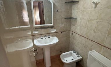 Departamento en alquiler en Adrogue - Apto vivienda o profesional -
