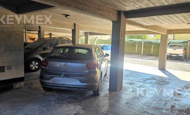 Departamento con terraza propia y cochera en San Isidro