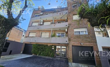 Departamento con terraza propia y cochera en San Isidro