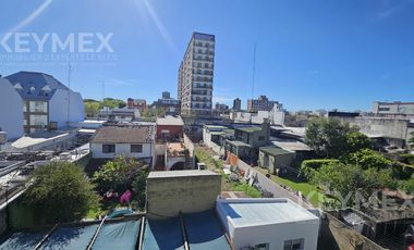 Departamento con terraza propia y cochera en San Isidro