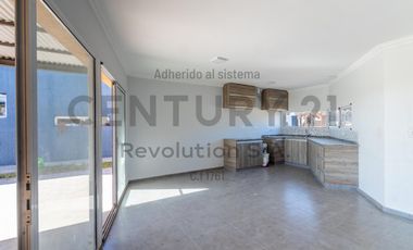 EN VENTA Casa 2 Dormitorios - Las Casuarinas - Ibarlucea