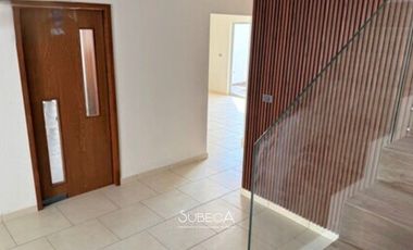 Casa en Renta en Fraccionamiento Cerrado Frente área Verde