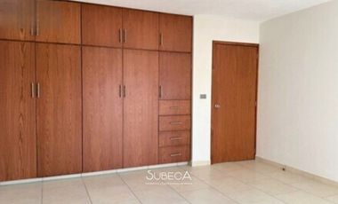 Casa en Renta en Fraccionamiento Cerrado Frente área Verde