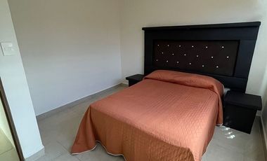 Casa amueblada en RENTA en Fracc Privado frente al parque