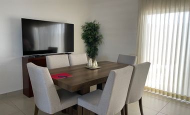 Casa amueblada en RENTA en Fracc Privado frente al parque