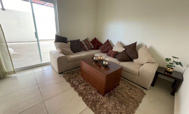 Casa amueblada en RENTA en Fracc Privado frente al parque