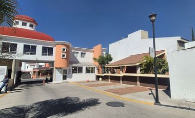 Renta casa amueblada Milenio dentro de Condominio