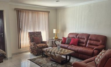 Renta casa amueblada Milenio dentro de Condominio