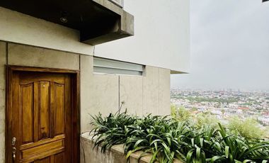 Casa en Renta Amueblada en Loma Dorada Espectacular Vista a la Ciudad
