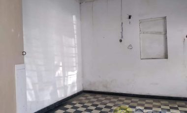Casa comercial con excelente ubicación ideal para bodega