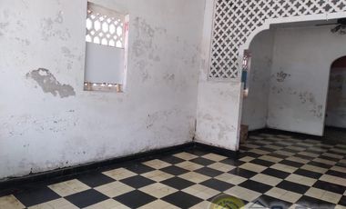 Casa comercial con excelente ubicación ideal para bodega