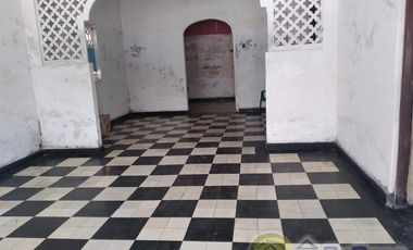 Casa comercial con excelente ubicación ideal para bodega