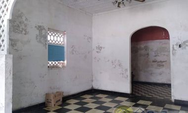Casa comercial con excelente ubicación ideal para bodega