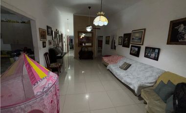 VILLA LUCRE / 330M / 3 HABITACION / 2 BAÑOS / TERRAZA / 1 PARKING