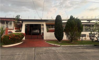 VILLA LUCRE / 330M / 3 HABITACION / 2 BAÑOS / TERRAZA / 1 PARKING