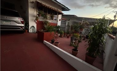 VILLA LUCRE / 330M / 3 HABITACION / 2 BAÑOS / TERRAZA / 1 PARKING