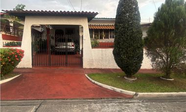 VILLA LUCRE / 330M / 3 HABITACION / 2 BAÑOS / TERRAZA / 1 PARKING