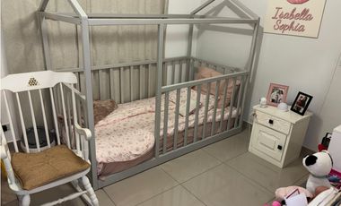 SE VENDE CASA DE 330M VILLA LUCRE A 1 CUADRA DE LA ESTACION DEL METRO