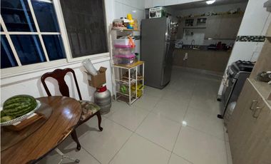 SE VENDE CASA DE 330M VILLA LUCRE A 1 CUADRA DE LA ESTACION DEL METRO