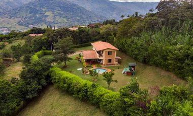 Hermosa finca en venta en Girardota, excelente ubicacion