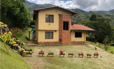 Hermosa finca en venta en Girardota, excelente ubicacion