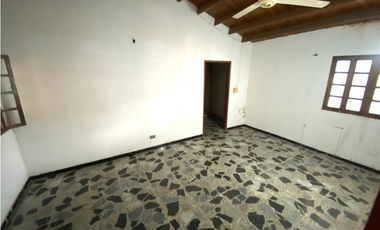 SE ARRIENDA CASA PARA USO COMERCIAL EN RIASCOS, SANTA MARTA