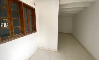 SE ARRIENDA CASA PARA USO COMERCIAL EN RIASCOS, SANTA MARTA