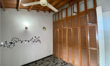 SE ARRIENDA CASA PARA USO COMERCIAL EN RIASCOS, SANTA MARTA