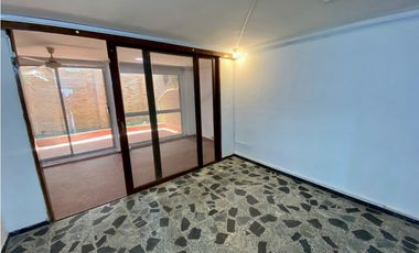 SE ARRIENDA CASA PARA USO COMERCIAL EN RIASCOS, SANTA MARTA