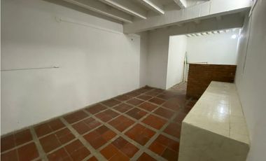 SE ARRIENDA CASA PARA USO COMERCIAL EN RIASCOS, SANTA MARTA