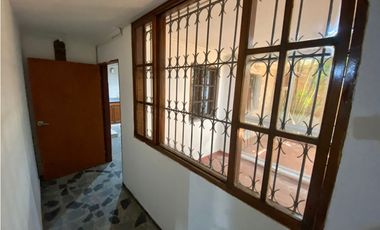 SE ARRIENDA CASA PARA USO COMERCIAL EN RIASCOS, SANTA MARTA