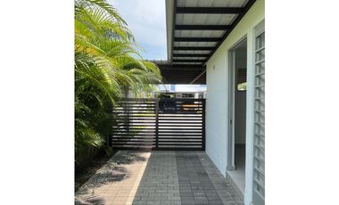 VENTA CASA UN PISO FLOR AMARILLO PALMA REAL. VILLAVICENCIO-RESTREPO