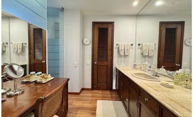 Emaus Espectacular Apartamento Clásico con Balcón